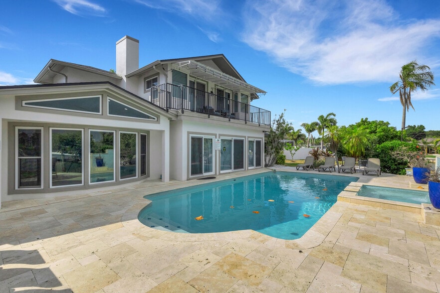 More Photos Of 4124 Harbor Cir S, Largo Specialty For Sale