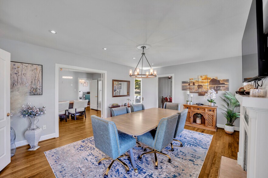 More Photos Of 1500 W Abram St, Arlington Medical For Lease