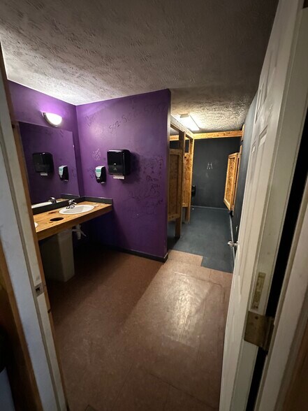 More Photos Of 420 S Campbell Ave, Springfield Storefront Retail Residential For Sale