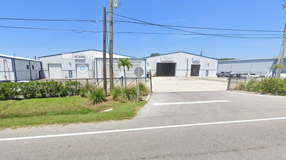 More Photos Of 7140-7176 15th St E, Sarasota Manufacturing For Lease