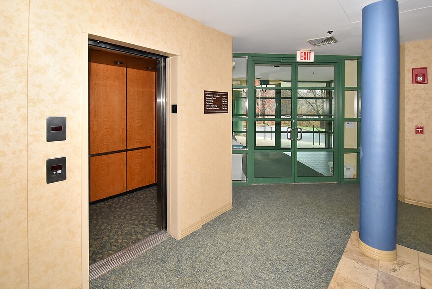 More Photos Of 755 Winding Brook Dr, Glastonbury Office For Sale