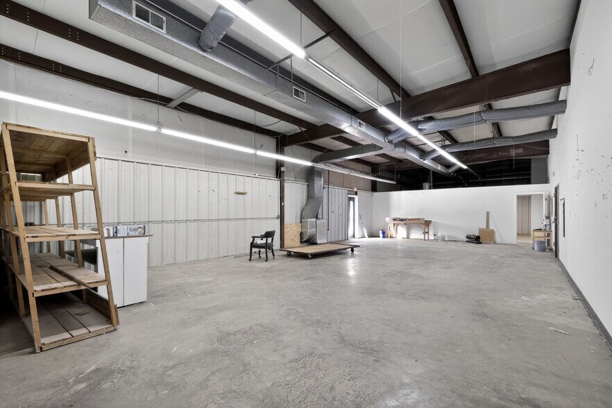 More Photos Of 1101 Roberts Ln, High Point Warehouse For Lease