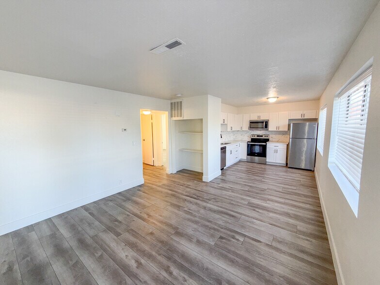 More Photos Of 126 E 1st North St, Mesquite Multifamily For Sale