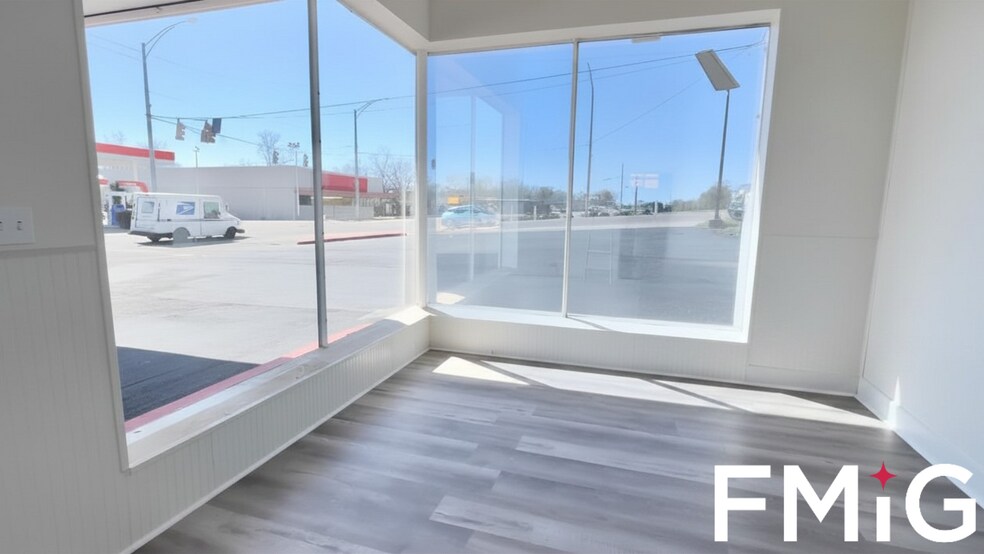 More Photos Of 101 E Cumming Ave, Opp Mixed Retail For Sale