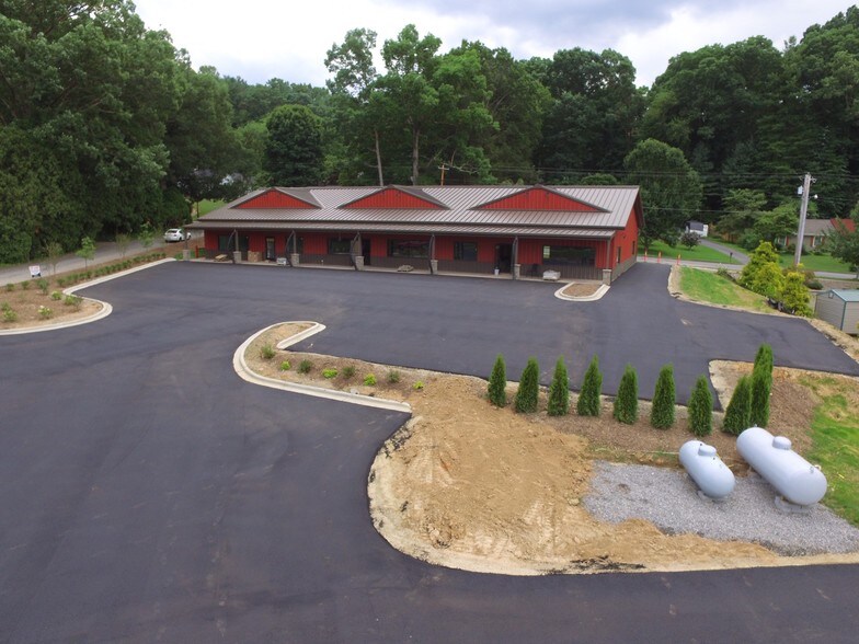 More Photos Of 62 Overbrook St, Waynesville Specialty For Sale