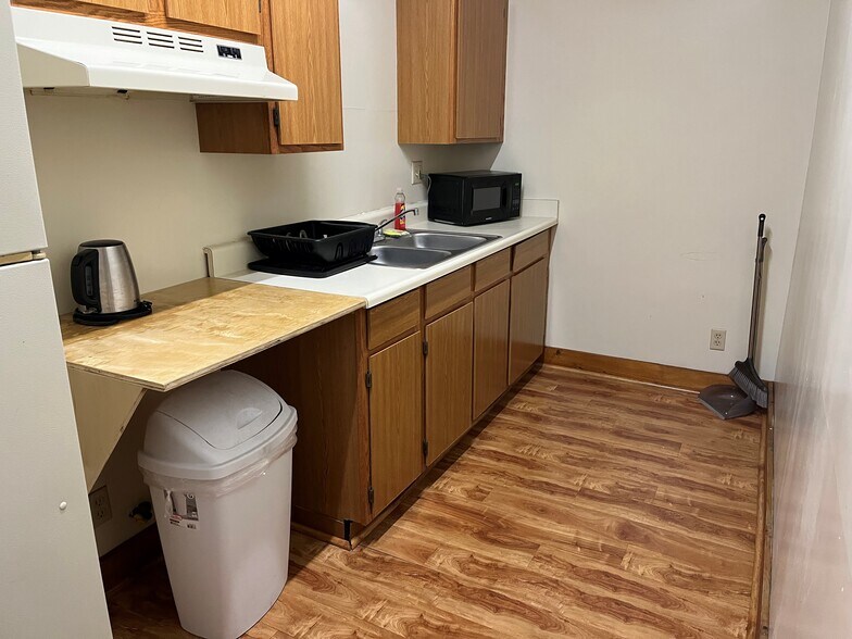 More Photos Of 1527 N McCadden Pl, Los Angeles Dormitory For Lease
