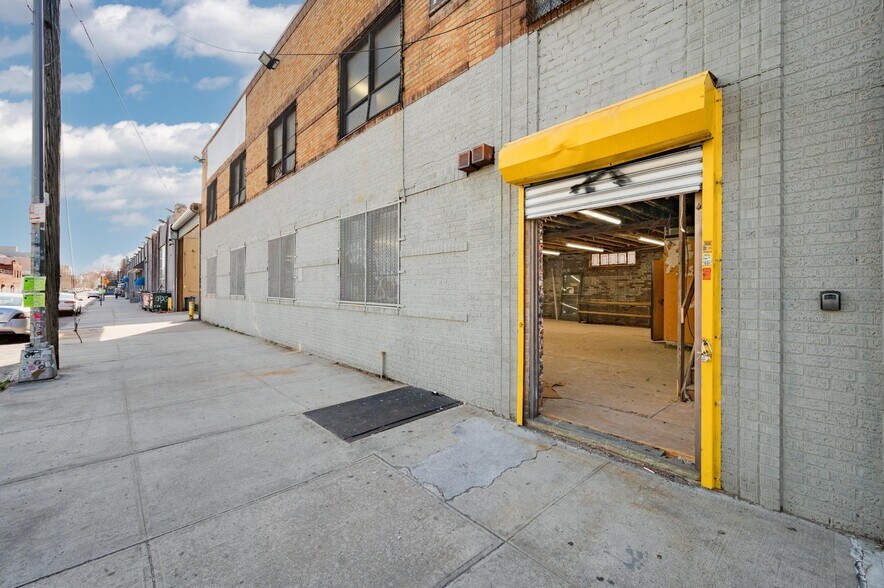 More Photos Of 1539 Covert St, Ridgewood Warehouse For Lease