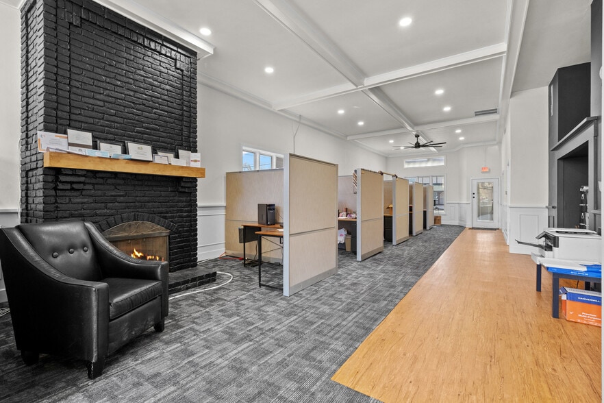 Primary Photo Of 215-225 N Main St, Mount Angel Freestanding For Lease