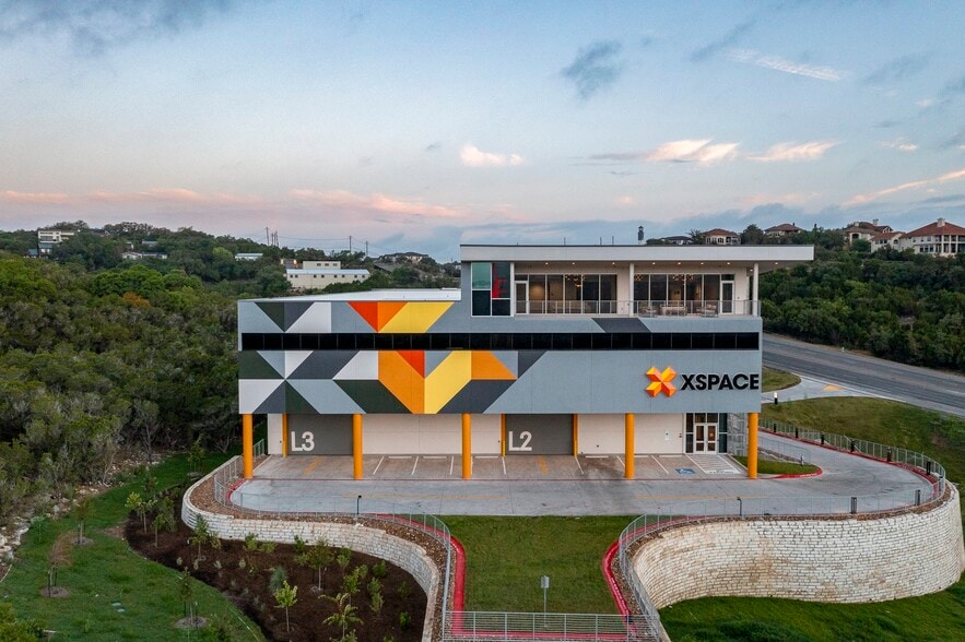 More Photos Of 4229 N FM 620 Hwy, Austin Showroom For Sale