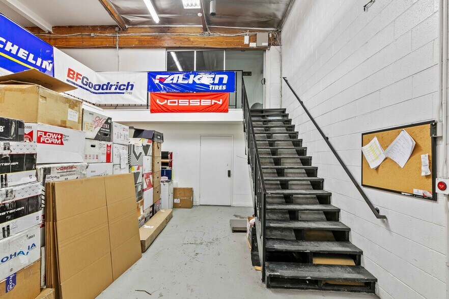 More Photos Of 3133 W Burbank Blvd, Burbank Coworking Space