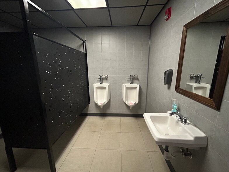 More Photos Of 1117 Ludington St, Escanaba Storefront Retail Residential For Sale