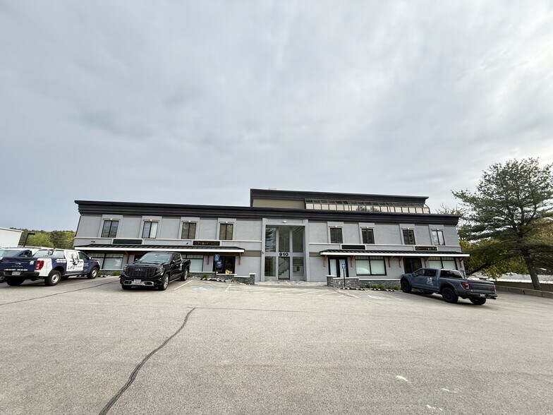 More Photos Of 910 Boston Post Rd E, Marlborough Office For Lease