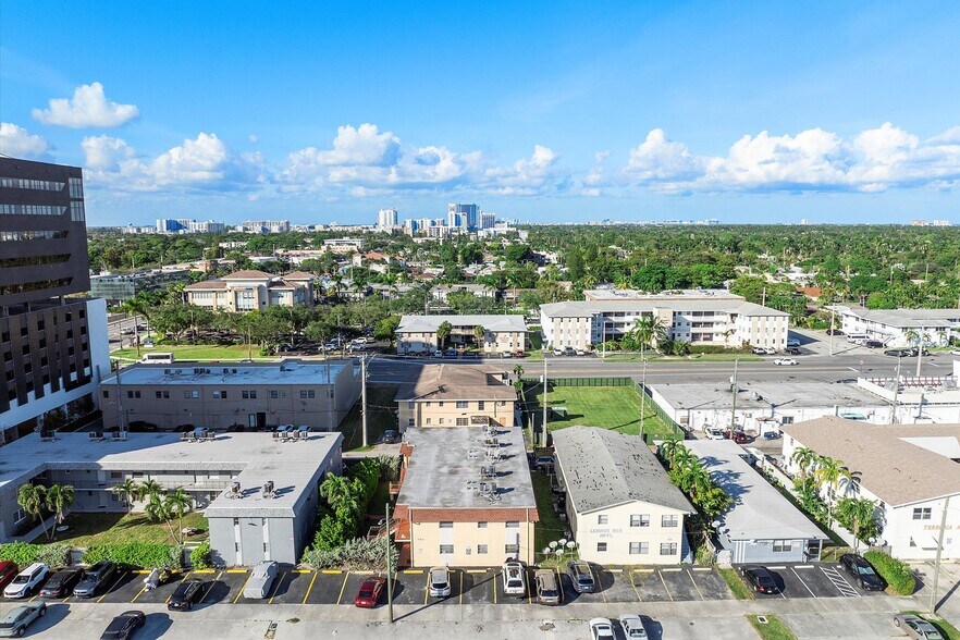 More Photos Of 701 NE 8th St, Hallandale Beach Apartments For Sale