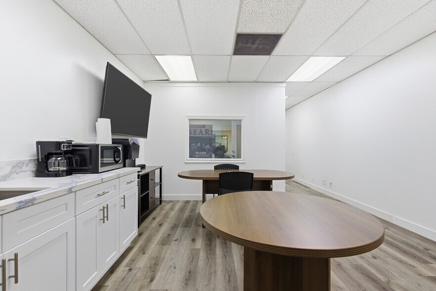More Photos Of 5852 S Vermont Ave, Los Angeles Unknown For Lease