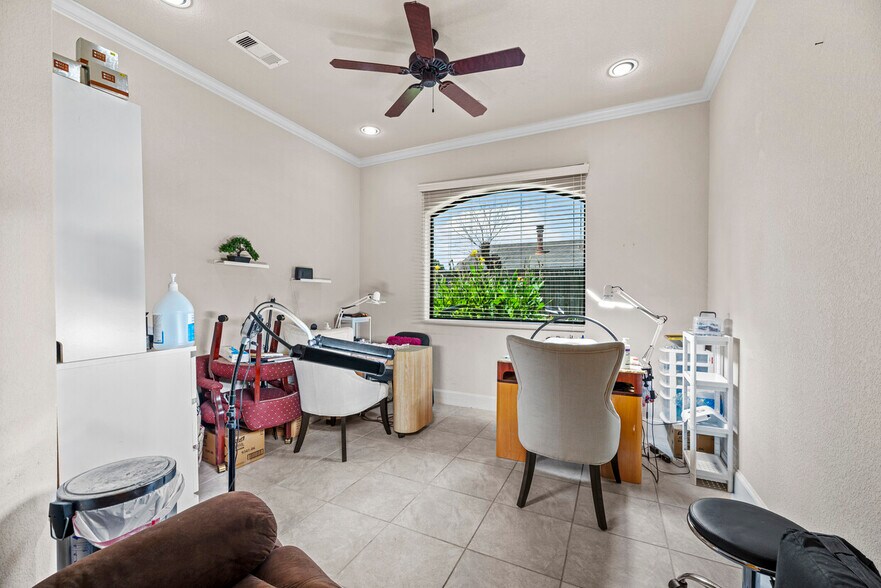 More Photos Of 1840 Snake River Rd, Katy Medical For Sale