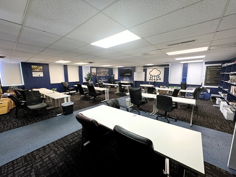 More Photos Of 9580 W 14th Ave, Lakewood Office For Sale