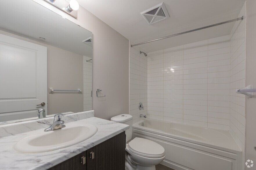 More Photos Of 2 Vena Way, Toronto Apartments For Lease