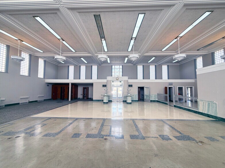 More Photos Of 215 E 38th St, Indianapolis Bank For Sale