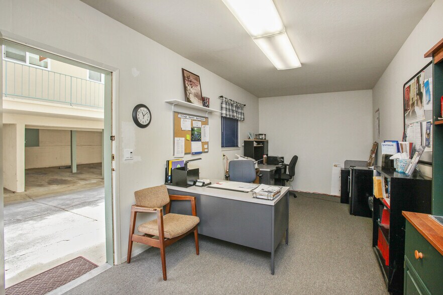 More Photos Of 2200 Village Ct, Belmont Apartments For Sale