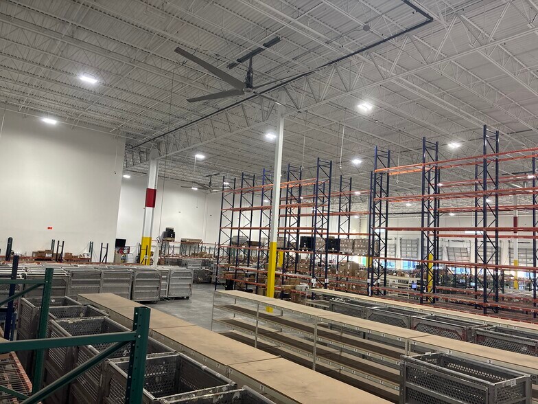 More Photos Of 8404 NW 90th St, Miami Warehouse For Lease