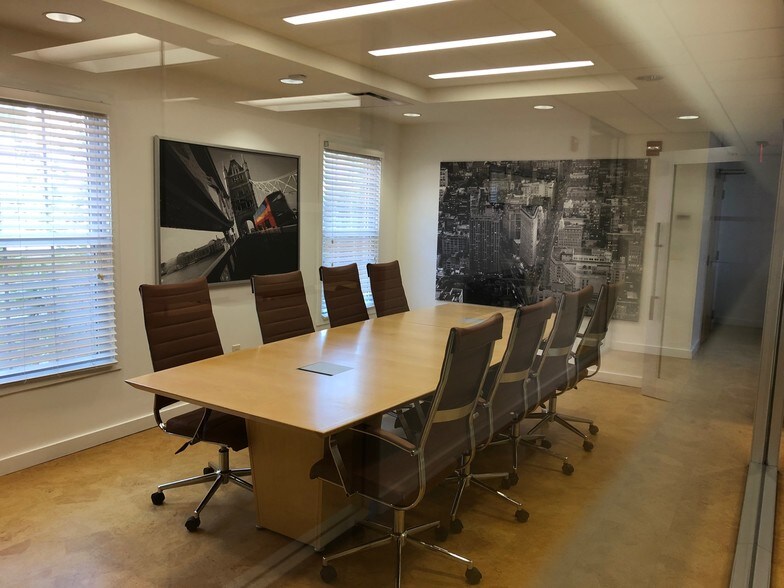 More Photos Of 2440 Sandy Plains Rd, Marietta Office For Sale