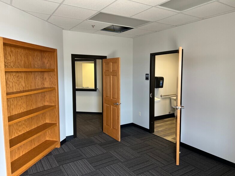 More Photos Of 7430 Timberstone Dr, Findlay Coworking Space