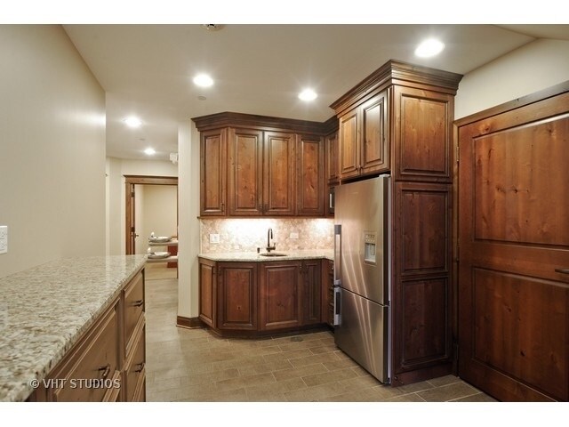 More Photos Of 2132 Green Bay Rd, Highland Park Office For Lease