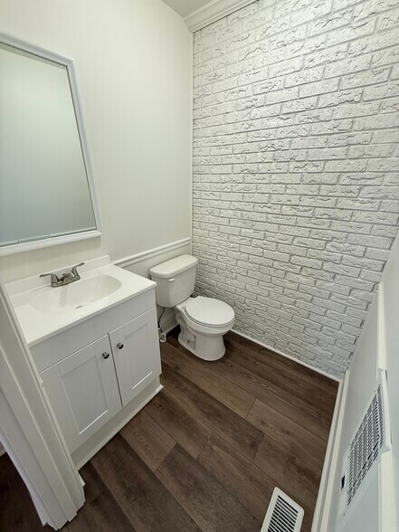 More Photos Of 410 Liberty St, Rockwell Office For Lease