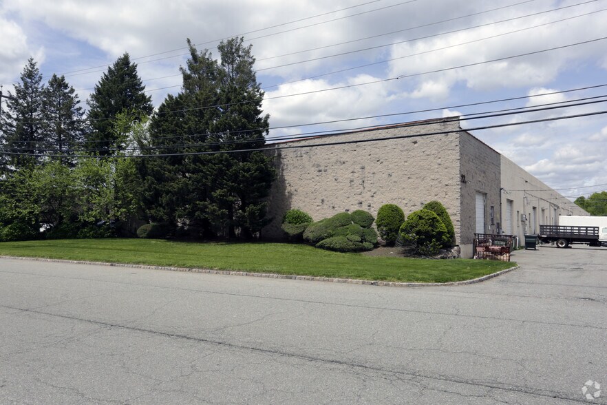More Photos Of 22 Commerce Rd, Fairfield Warehouse For Lease