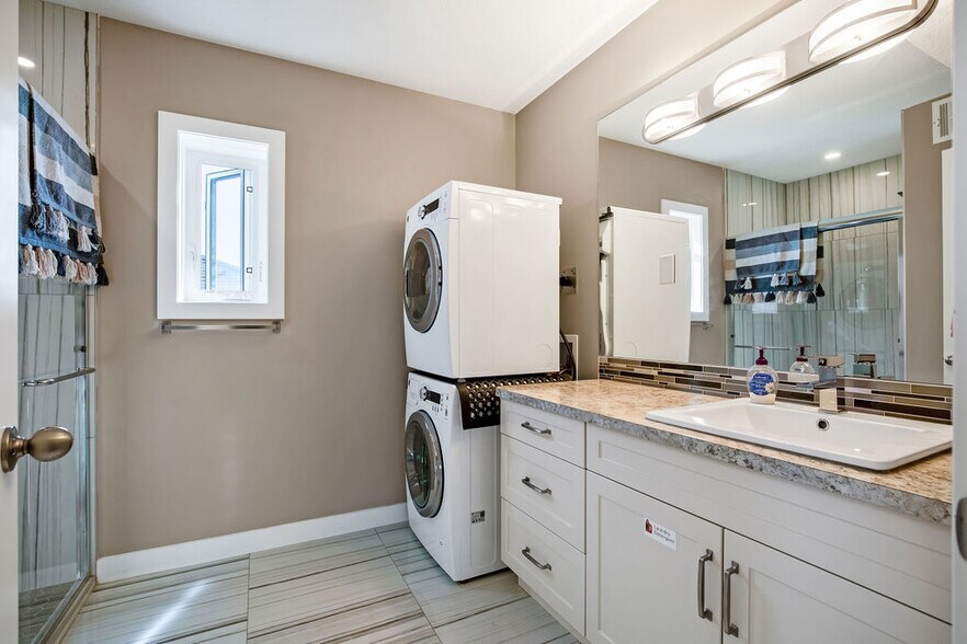 More Photos Of 2226 Westmount Rd NW, Calgary Apartments For Sale