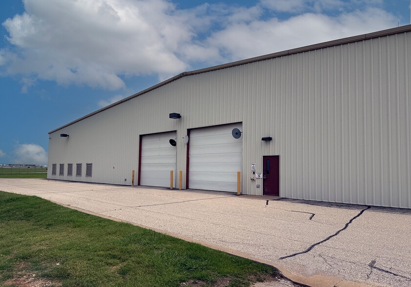 More Photos Of 2050 N 85th East Ave, Tulsa Warehouse For Lease