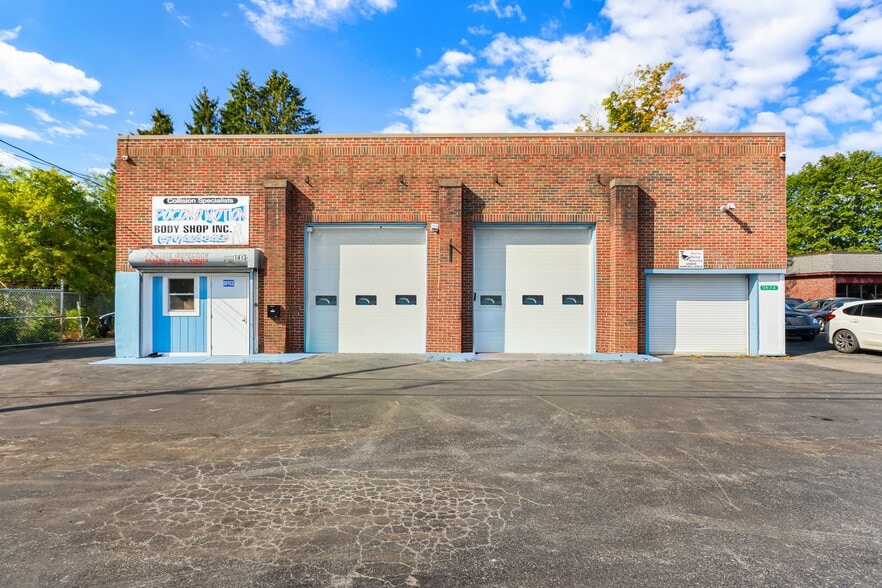 Primary Photo Of 1413 N 5th St, Stroudsburg Service For Sale