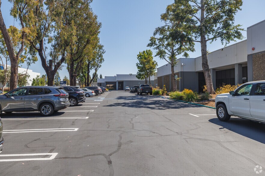 More Photos Of 8829-8835 Complex Dr, San Diego Warehouse For Lease