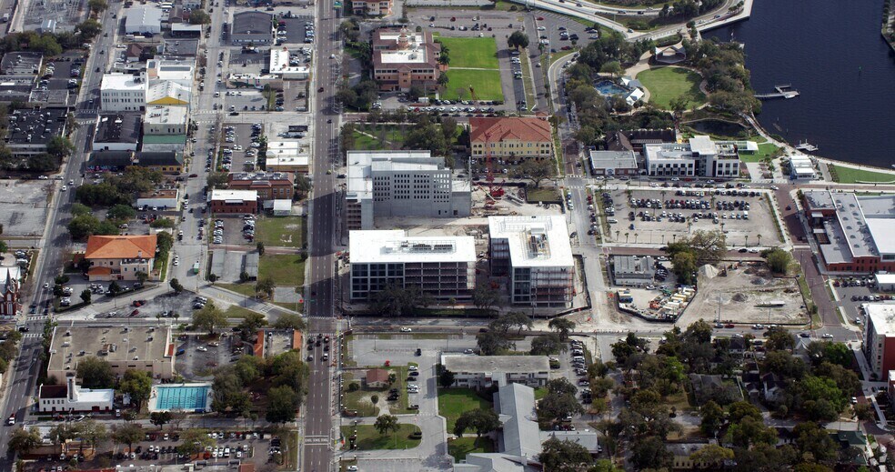 More Photos Of 111 W Oak Ave, Tampa Office For Lease