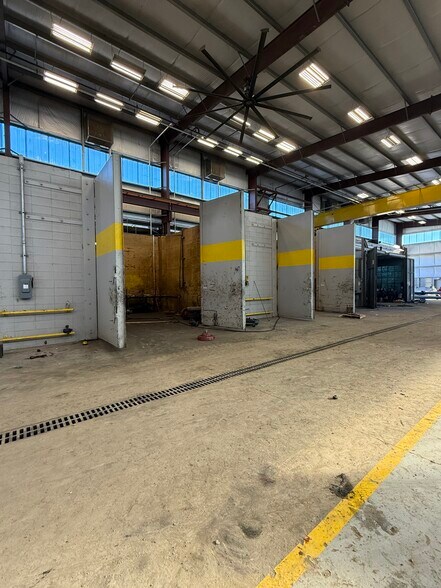 More Photos Of 7160 Antoine, Shreveport Manufacturing For Sale