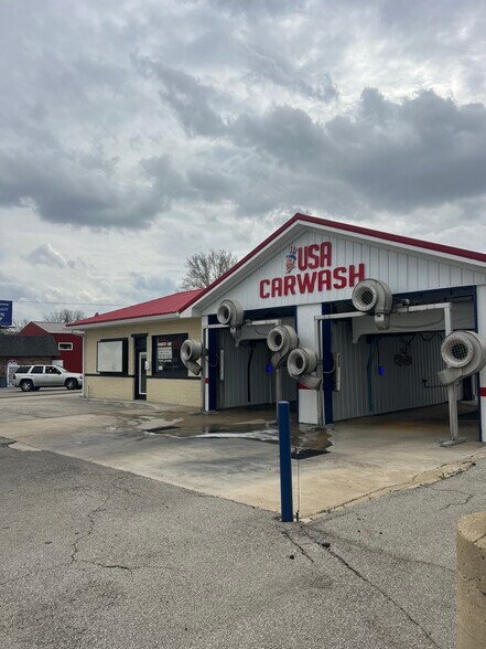 Primary Photo Of 212 S Broadway, Peru Specialty For Sale