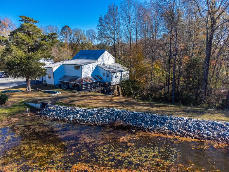 More Photos Of 8214 Panther Lake Rd, Willow Spring Flex For Lease