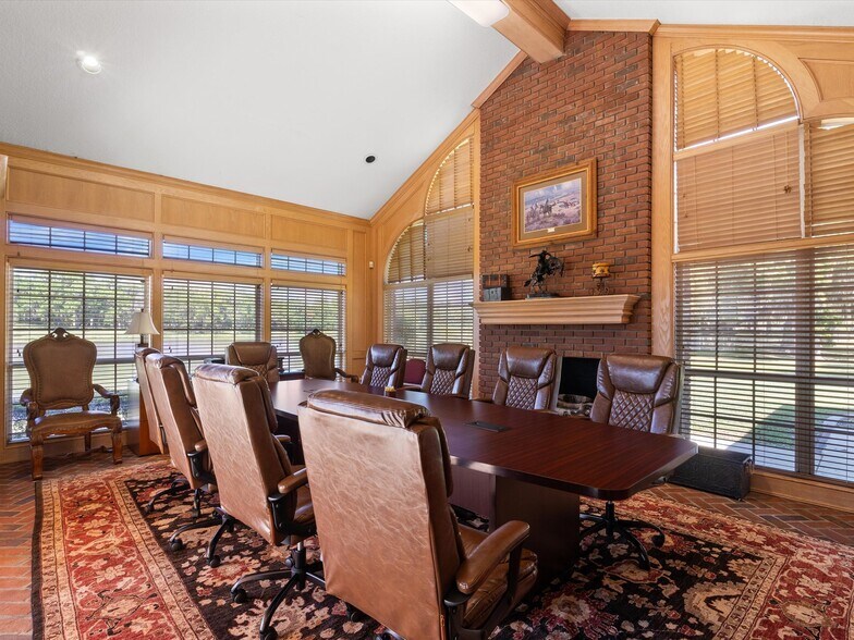 More Photos Of 15400 S US Highway 301, Summerfield Office For Sale