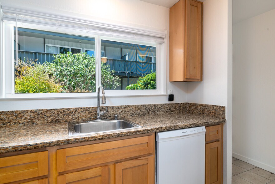 More Photos Of 100-106 Sycamore Ave, San Anselmo Apartments For Sale
