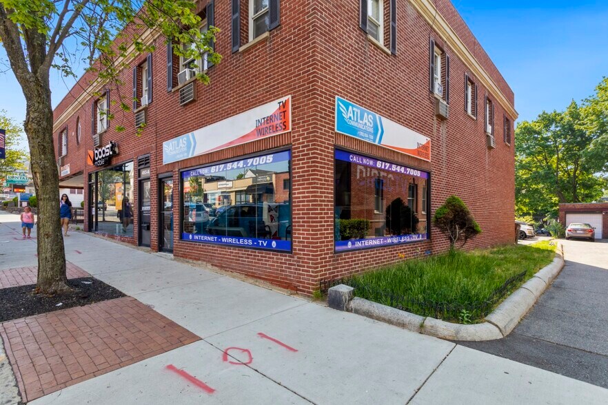 Primary Photo Of 491-499 Broadway, Everett Storefront Retail Residential For Lease