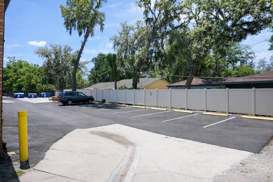 More Photos Of 8010-8022 N 56th St, Tampa Storefront Retail Office For Lease