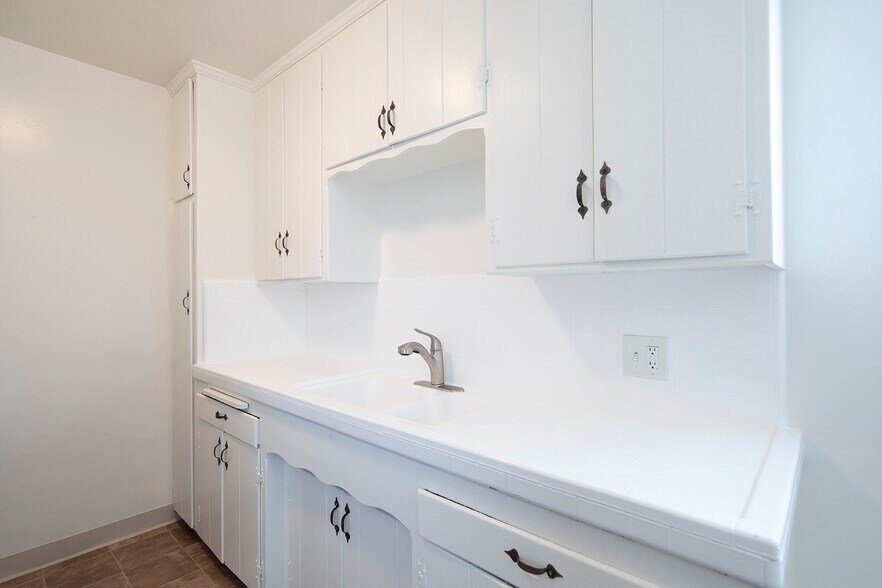 More Photos Of 4470 Euclid Ave, San Diego Apartments For Sale