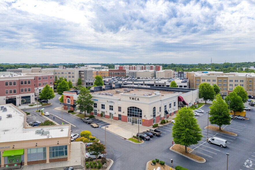 More Photos Of 2135 Ayrsley Town Blvd, Charlotte Freestanding For Lease