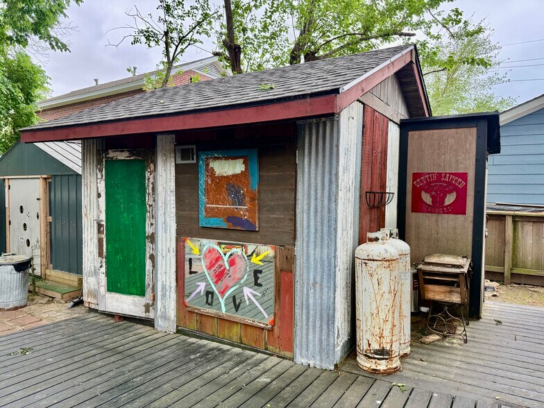 More Photos Of 209 Fannin St, Tomball Freestanding For Sale