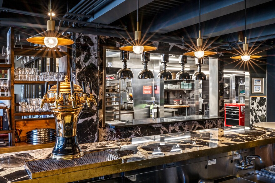 More Photos Of 910 Yampa Street, Steamboat Springs General Retail For Sale