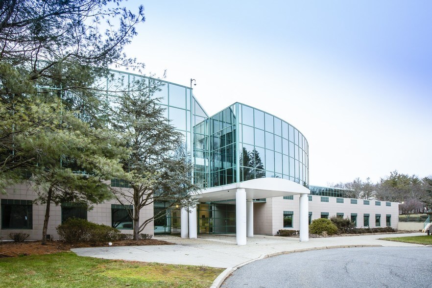 More Photos Of 555 MacArthur Blvd, Mahwah Office For Lease