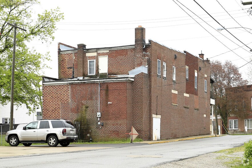 More Photos Of 25 E Main St, Plymouth Storefront Retail Residential For Sale