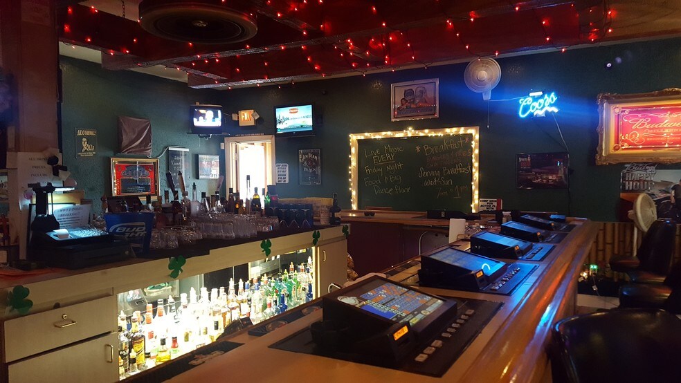 More Photos Of 900 W Nevada Hwy 372, Pahrump Bar For Sale