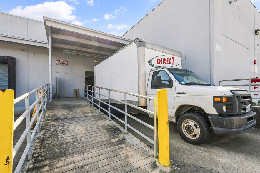 More Photos Of 11814 Bellaire Blvd, Houston Storefront For Sale