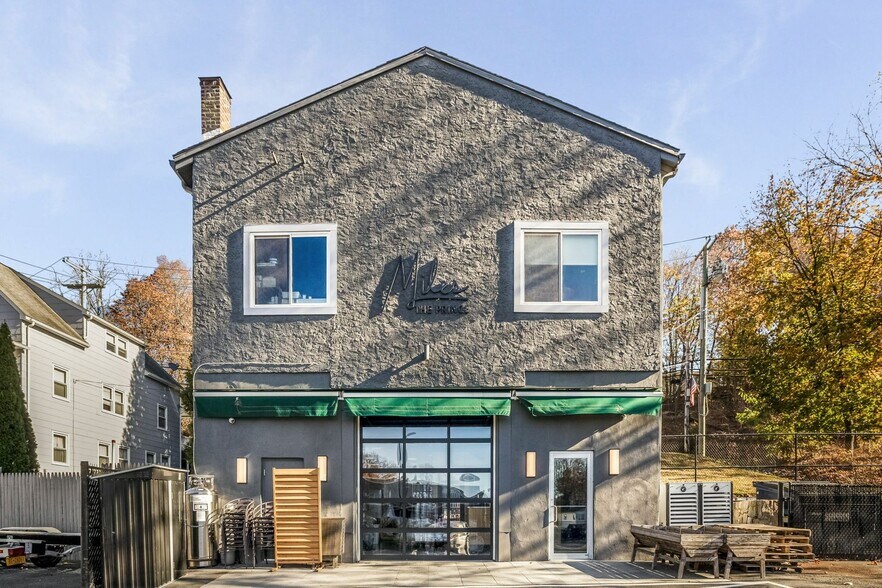 More Photos Of 873 N Broadway, White Plains Restaurant For Sale